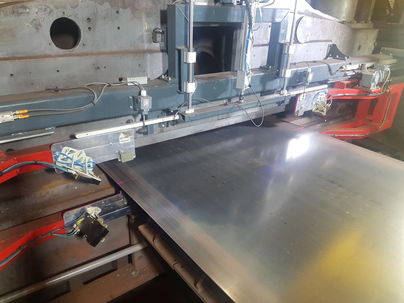 Plate side chamfer geometry control system